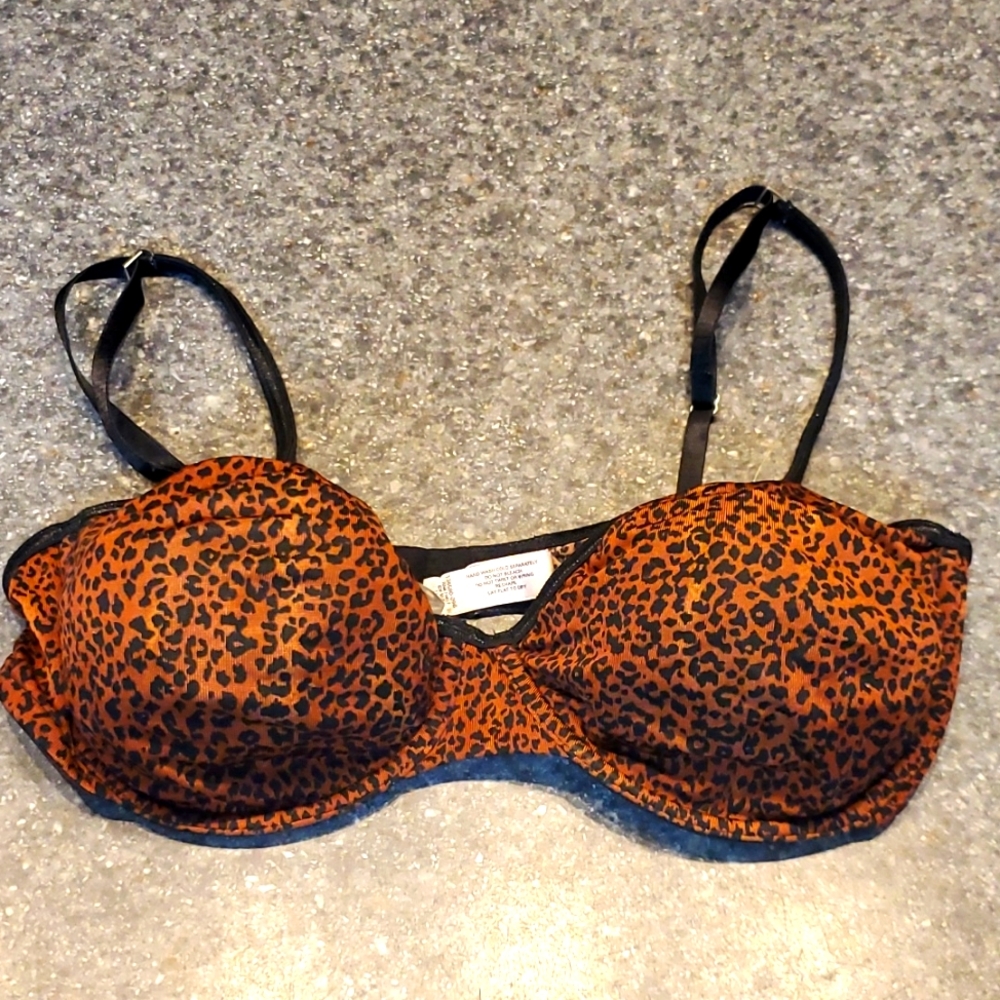 Bra Leopard Print Sz 34D  Victoria's Secret..